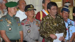 Wakil Gubernur DKI Jakarta Djarot Syaiful Hidayat saat memberi sambutan di Gereja Theresia, Rabu (24/12/2014). (Liputan6.com/Herman Zakharia)