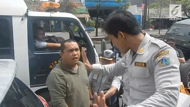 VIDEO: Operasi Parkir Liar, Petugas Ribut dengan Pemilik Kendaraan