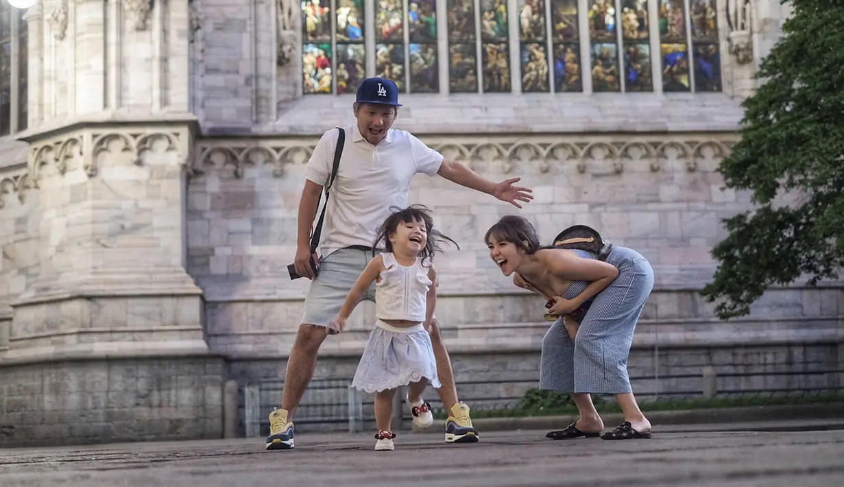 Seakan ingin berbagi kebahagiaan dengan penggemar, Gisel pun mengunggah beberapa foto saat sedang berlibur di Milan. (Foto: instagram.com/gisel_la)