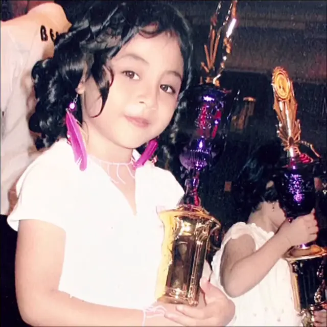 10 Potret Masa Kecil Margin Wieheerm Istri Ali Syakieb, Bak Kembaran Sang Putri