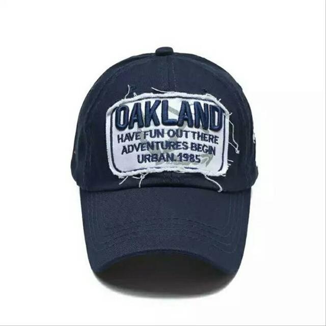 Daftar Harga Topi Distro Bulan Pebruari 2021 Terbaru Jual hoodies for men, ecer sweater cowo, grosir topi snapback, bendera, sticker, gantungan 2. topi distro bulan pebruari 2021