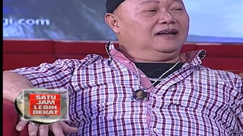 Koh Ahong saat hadir di sebuah program talkshow pada 2015 (Tangkapan layar Youtube tvonenews)