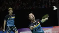 Pasangan Indonesia, Kevin Sanjaya/Marcus Gideon, saat melawan Mohammad Ahsan/Hendra Setiawan, pada laga Indonesia Masters 2019 di Istora, Jakarta, Minggu (27/1). Kevin/Marcus menang 21-17, 21-11. (Bola.com/M Iqbal Ichsan)