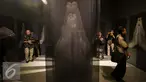 Suasana ruangan pameran fotografi bertema Abad Fotografi di Galeri Nasional, Jakarta, Selasa (15/11). Pameran ini terdiri dari 50 karya seni rupa dan tiga dimensional, antara lain seni cetak, fotografi, dan seni instalasi. (Liputan6.com/Gempur M. Surya)