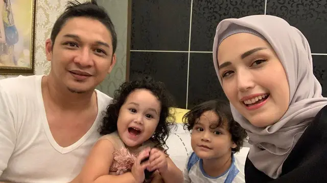 Dituding Jadi Pelakor, Ini 6 Potret Keluarga Adelia dan Pasha yang Harmonis