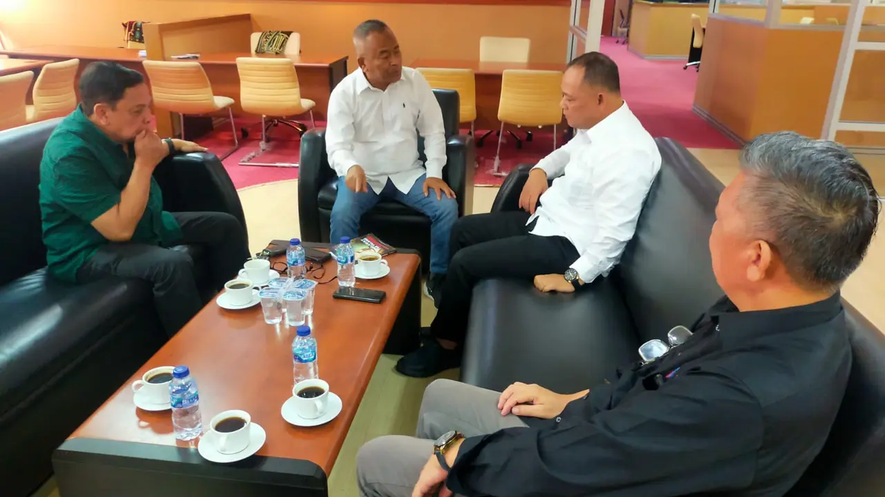 Cerita Nostalgia Totok Hariyono Bertemu Kawan Lama Satu Profesi di Kantor PWI