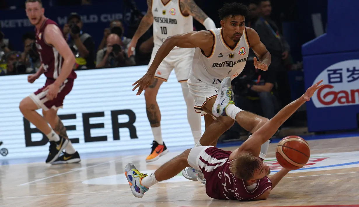 Maodo Lo yang saat ini bermain di klub Italia, Olimpia Milano saat ini telah menginjak usia 30 tahun. Pemain yang bisa berposisi sebagai point guard dan shooting guard ini tampaknya masih kalah bersaing dengan Dennis Schroder, sehingga minim menit bermain pada Piala Dunia FIBA 2023. (AFP/Ted Aljibe)