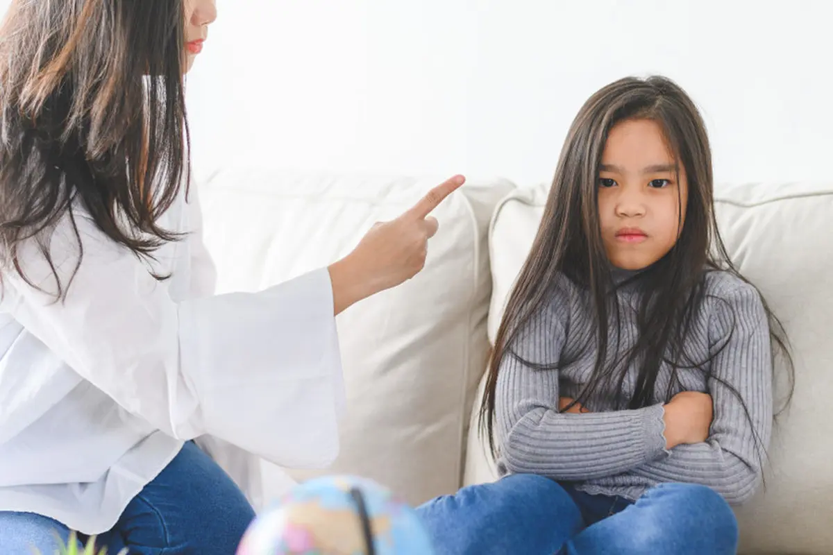 6 Hal Buruk yang Bisa Membuat Seorang Anak Durhaka Kepada Orang Tuanya