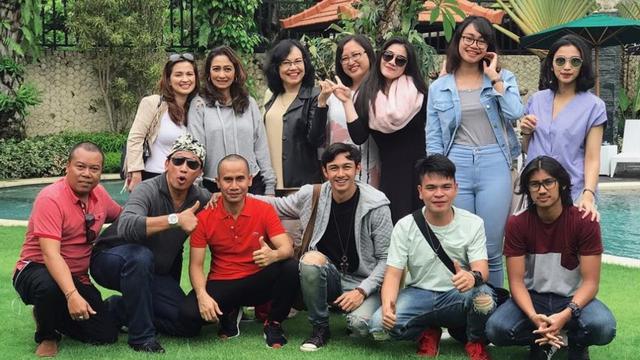 6 Momen Kebersamaan Caesar Hito dan Calon Ibu Mertua, Kompak Banget