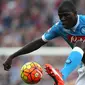 4. Kalidou Koulibaly, diberitakan Telegraph, Chelsea siap menjadikannya bek termahal dunia. Mahar senilai 60 juta pounds telah diajukan The Blues untuk mendatangkannya dari Napoli. (AFP/Marco Bertorello)