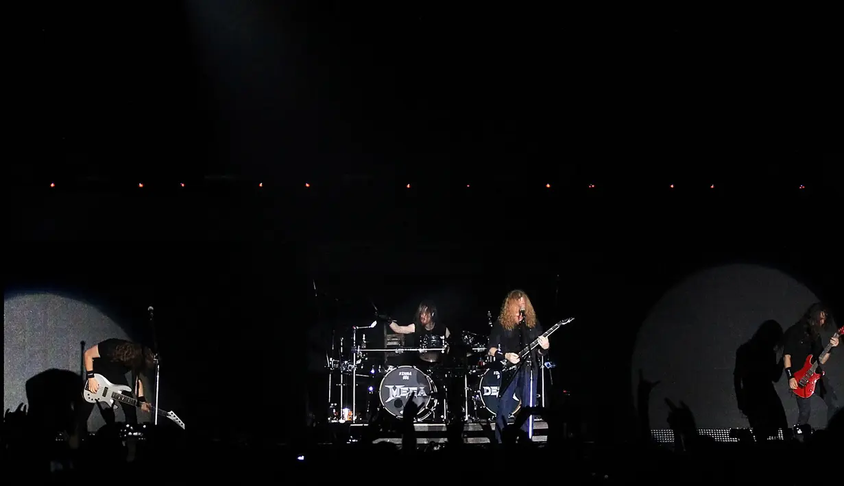 Tamu spesial pada Hammersonic 2017 diberikan oleh panitia untuk memuaskan para penggemar band metal. Band metal asal Amerika Serikat, Megadeth menjadi pengisi pada penghujung acara. (Bambang E. Ros/Bintang.com) 