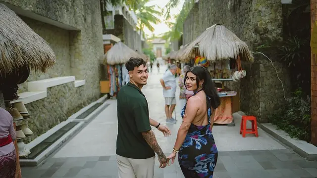 Kemesraan Pemain Timnas Indonesia Shayne Pattynama Bareng Tunangannya. (instagram/s.pattynama, instagram/x.m.m.8)