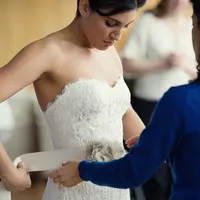 Simak tips ini dan dapatkan gaun pengantin paling cantik di hari bahagiamu~