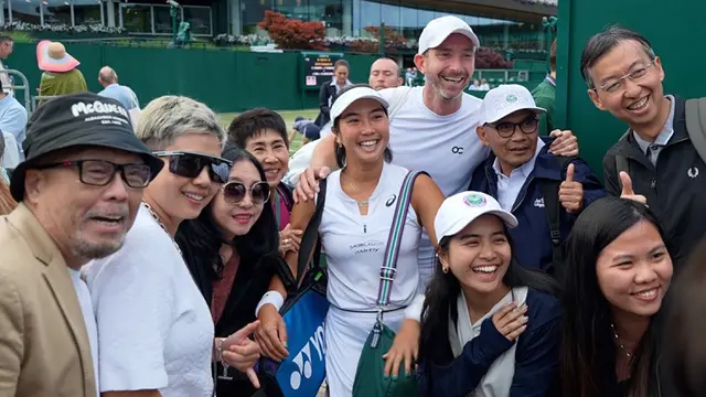 Foto: Raih Semifinal Beruntun Grand Slam, Aldila Sutjiadi / Matwe Middelkoop Lolos ke Empat Besar Wimbledon 2023