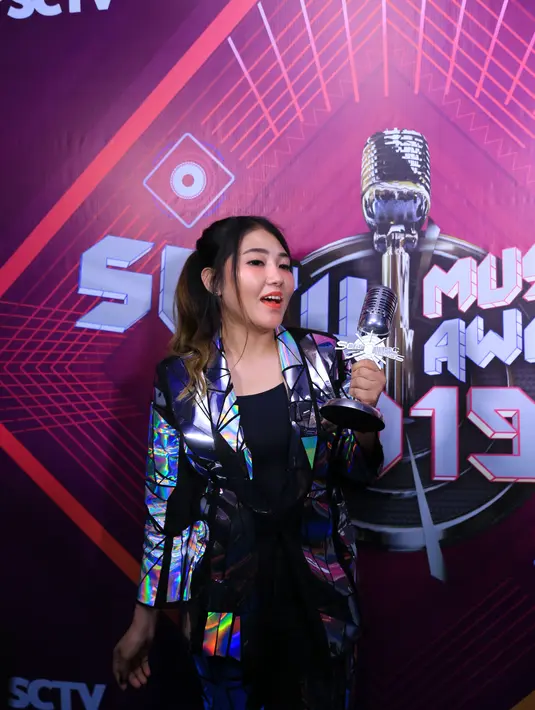 Via Vallen -SCTV Music Awards 2019