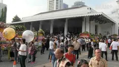 Menjelang berakhirnya masa tugas Basuki Tjahaja Purnama atau Ahok sebagai gubernur DKI Jakarta, Balai Kota terus dibanjiri para pendukung Ahok yang ingin bertemu sang gubernur