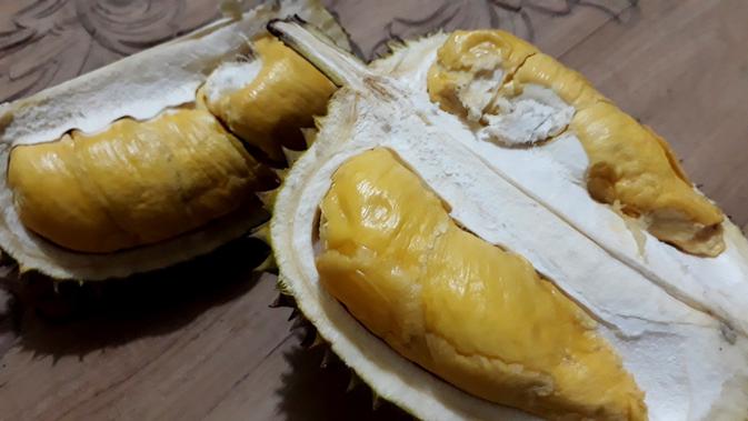 Durian oranye, durian lokal berpenampilan menarik dan rasa unik. (Foto: Liputan6.com/Muhamad Ridlo)