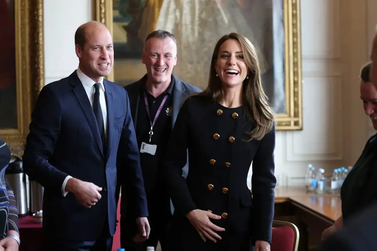 Penampilan Publik Pertama Pangeran William dan Kate Middleton Usai Pemakaman Ratu Elizabeth II (Sumber: AP)