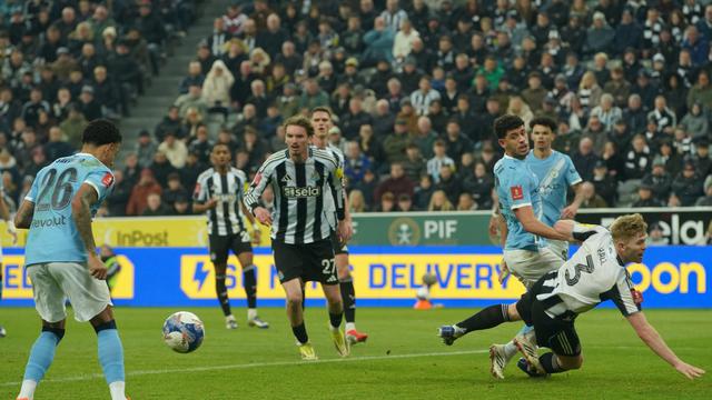 Pertandingan Newcastle vs Manchester City di ronde kelima FA Cup di St James' Park, Minggu (08/03/2026) dini hari WIB.