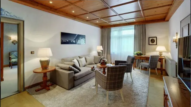 Interior Kamar Hotel Mewah yang Diinapi Raja Thailand Bersama 20 Selir Selama Isolasi Mandiri