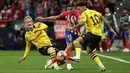 Di babak kedua, Borussia Dortmund tampil agresif. (Thomas COEX/AFP)