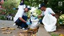 ISS Indonesia bersama Komunitas Soka Gakkai Indonesia  membersihkan sampah di kemayoran Jakarta, Sabtu (15/9) . Aksi tersebut untuk memperingati World Cleanup Day dan mengajak masyarakat untuk menjaga kebersihan lingkungan.(Liputan6.com/HO/Jov)