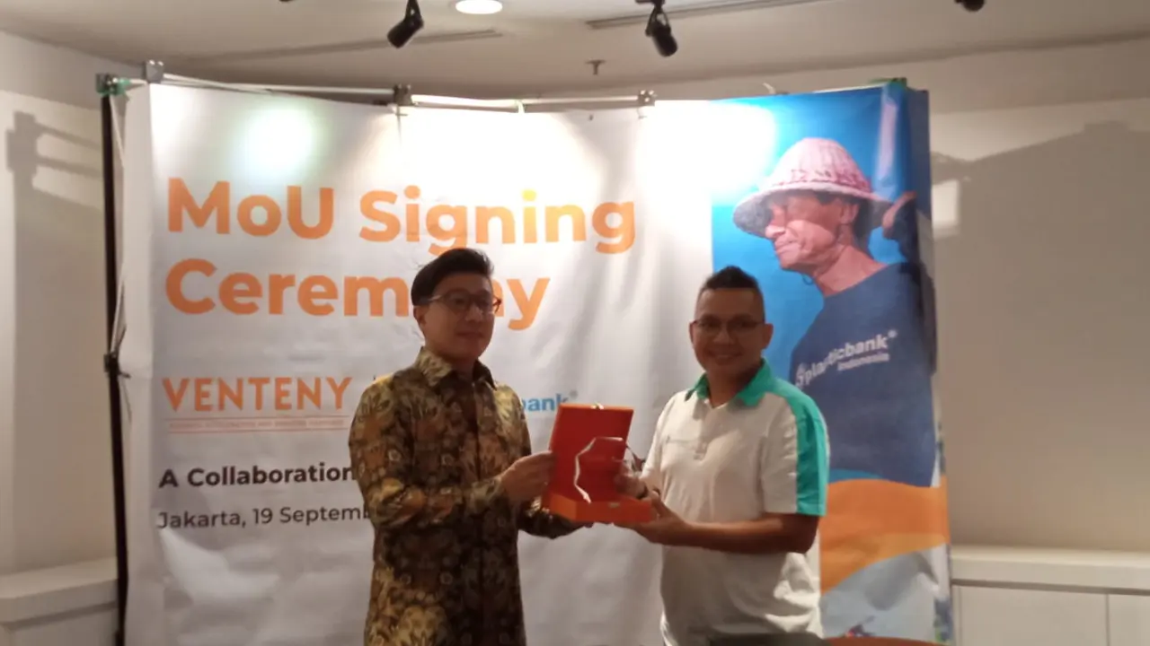 MoU Signing Ceremony Venteny dengan Plastic Bank