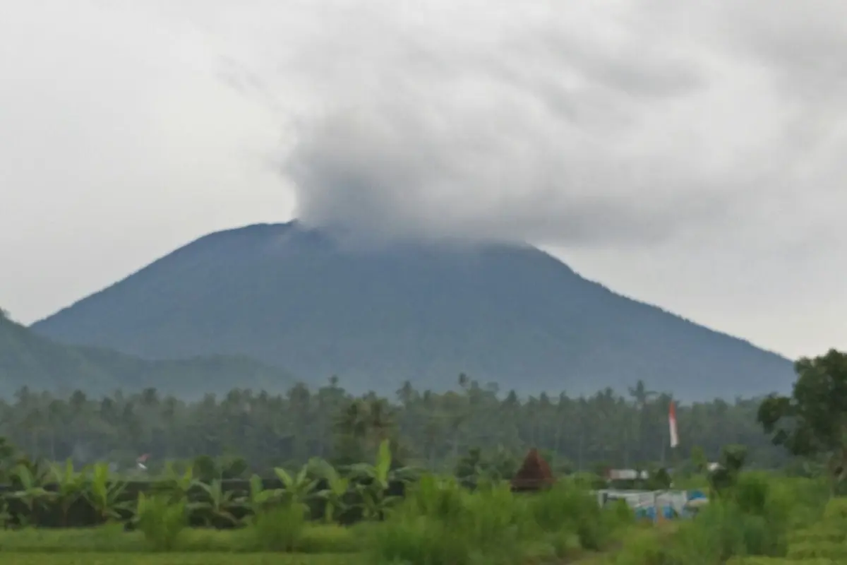 Gunung Agung erupsi lagi