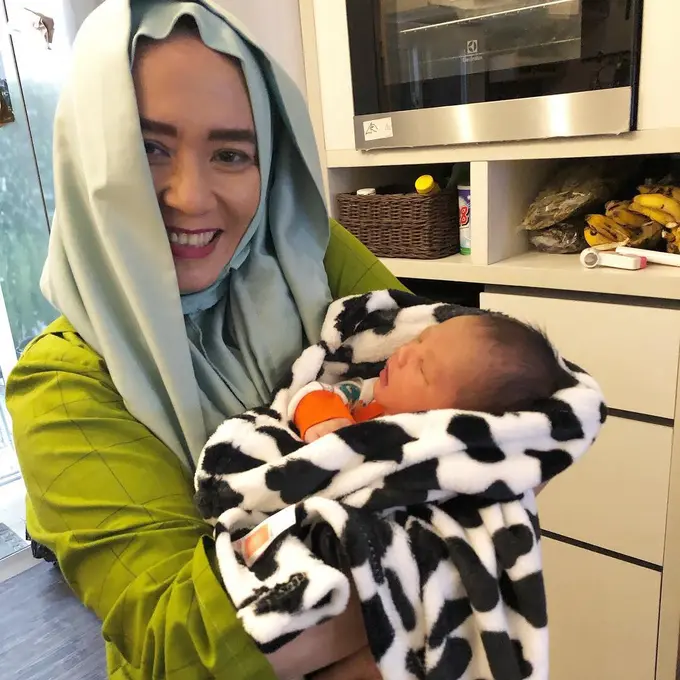 Inara Rusli dan Mercy Lubis