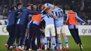 Para pemain Lazio merayakan kemenangan atas Inter Milan pada laga Serie A di Stadion Olympico, Minggu (16/2/2020). Lazio menang 2-1 atas Inter Milan. (AP/Alfredo Falcone)