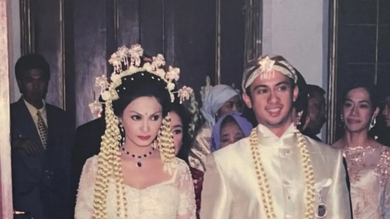Potret Ersa Mayori dan suami bergandengan (Sumber: Instagram/ersamayori)