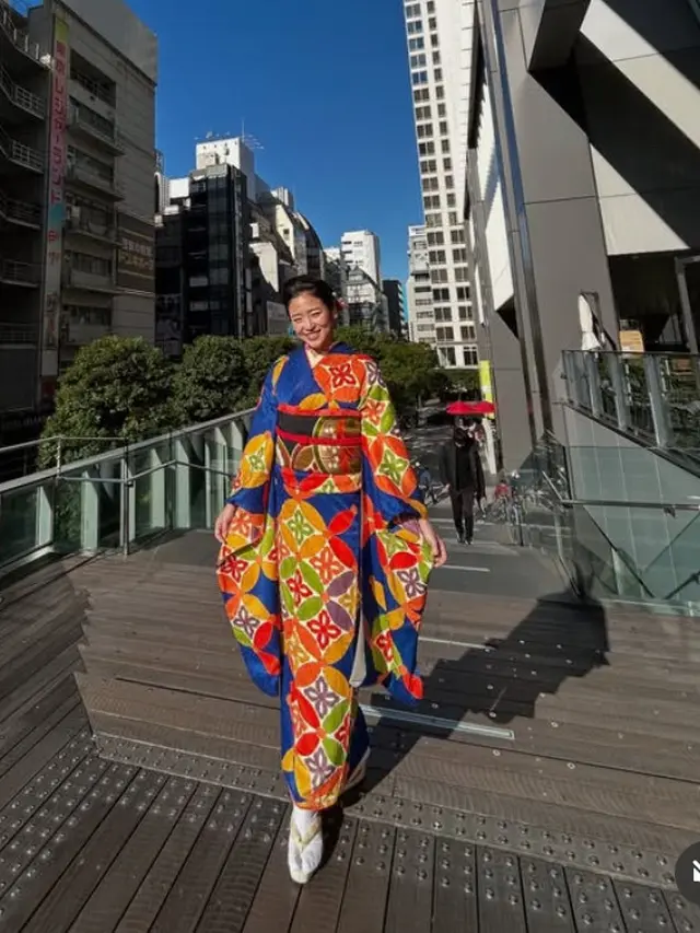 Gaya Haruka Nakagawa Dibalut Kimono saat Pulang Kampung.  [@haruuuu_chan]