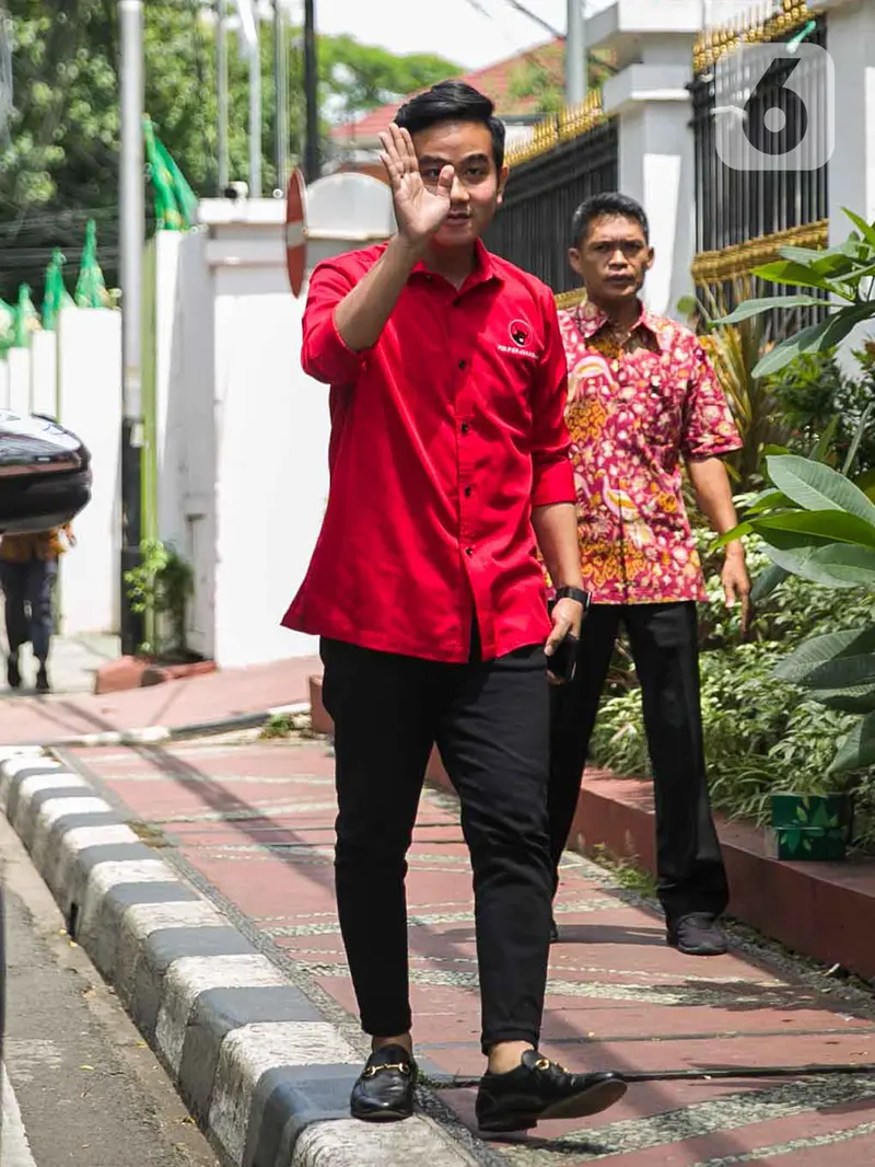 Gibran dan Achmad Purnomo Jalani Fit and Proper Test di DPP PDIP