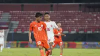 Timnas Indonesia U-17 gagal memetik kemenangan saat menjajal kekuatan India untuk kedua kalinya dalam laga uji coba di Stadion Kapten I Wayan Dipta, Gianyar, Bali pada Selasa (27/8/2024) malam WIB. Pelatih Nova Arianto menyebut hasil ini bakal dijadikan bahan evaluasi guna memperbaiki kekurangan Garuda Muda. (Dok. PSSI)