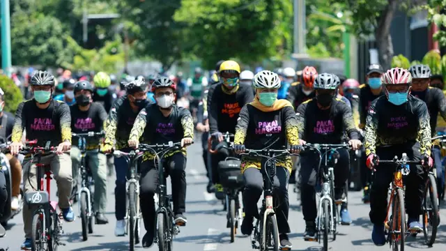 Kangen Banyuwangi, Gubernur Khofifah Gowes Kampanye Protokol Kesehatan