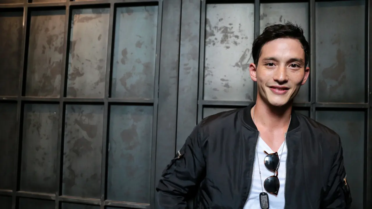 [Bintang] Mike lewis