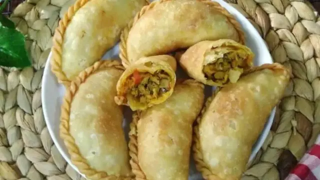 Pastel Tuna Pedas.  foto: Instagram @dapoer_albeid