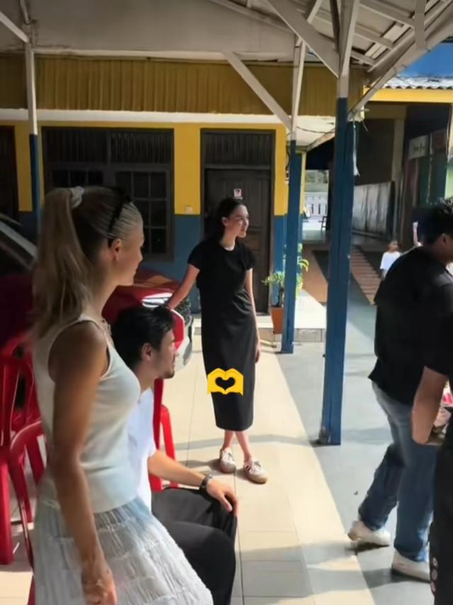 Nathan Tjoe-A-On dan Fefe Slinkert