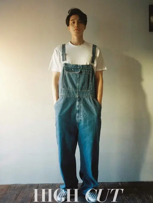 “Aku didukung dan diperhatikan banyak oleh publik lewat Goblin, namun kini telah hilang. Aku pun kembali berpikir keras untuk ke depannya, dan nasibku nanti sebagai Lee Dong Wook,” ucapnya. (Instagram/leedongwook_official)