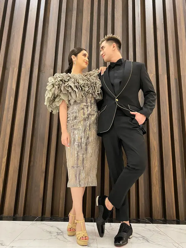 Potret Ranty Maria Kenakan Dress Abu-abu. (Sumber: Instagram/bramastavrl)