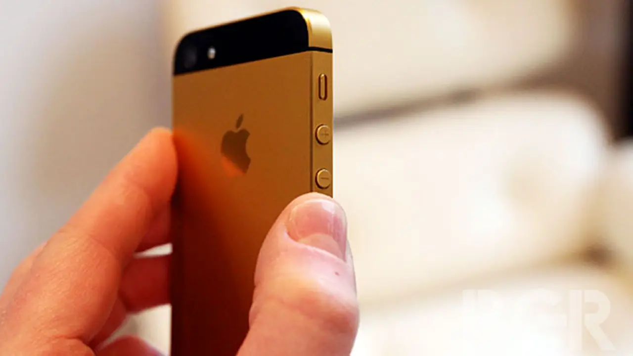 iphone-5s-gold-130917c.jpg