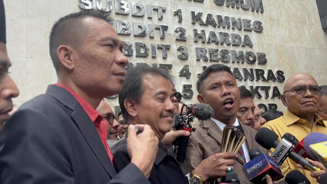 Roy Suryo zaslišan kot osumljenec v primeru ponarejene diplome Jokowi