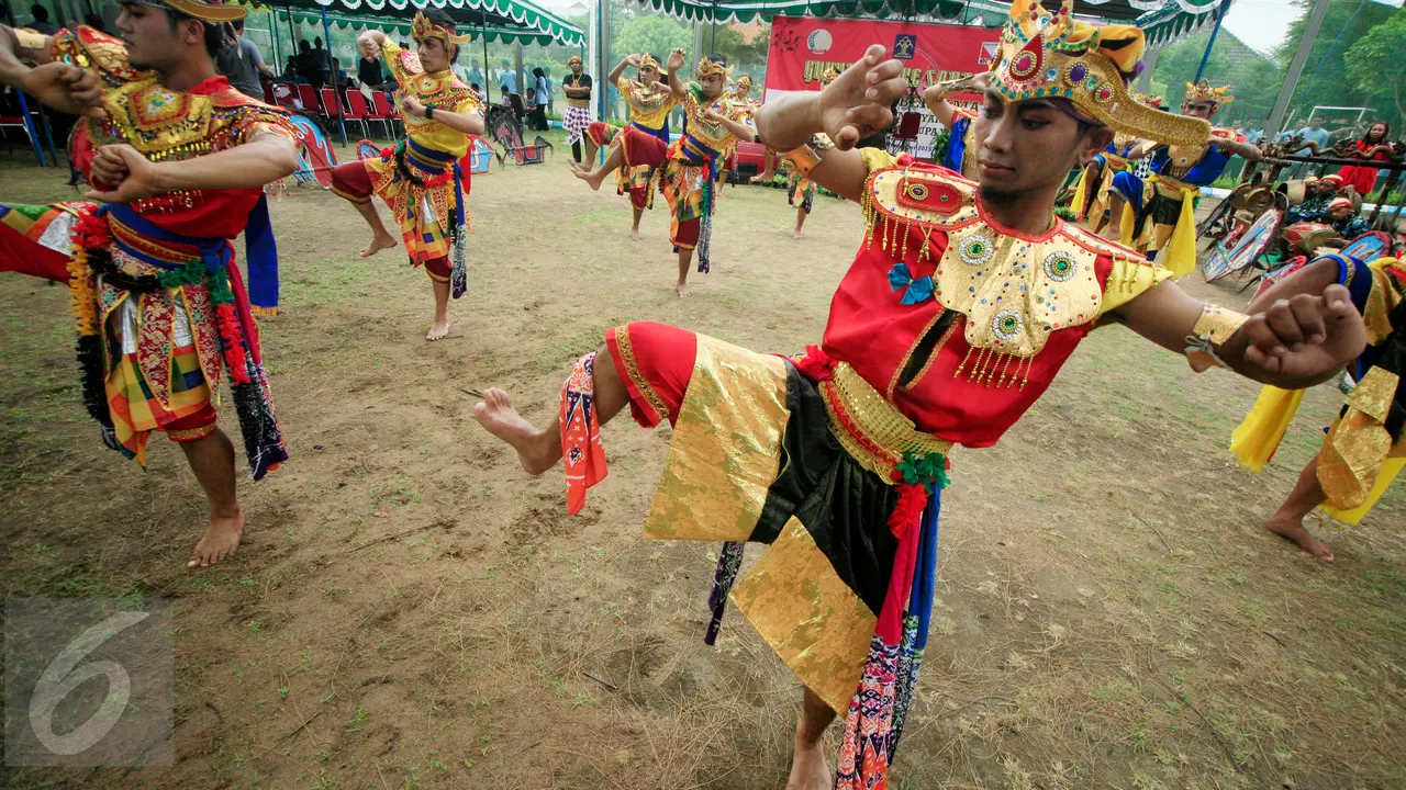20151109- Seniman Yogyakarta Hibur Warga Lapas Wirogunan-Yogya- Boy Harjanto