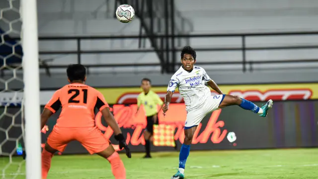 Foto: Ditahan Imbang Persebaya, Persib Bandung Terancam Gagal Juara BRI Liga 1 Musim Ini