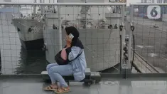 Peserta mudik gratis berada di atas KRI Banda Aceh-593 di Jakarta Jumat (5/4/2024). (merdeka.com/Imam Buhori)
