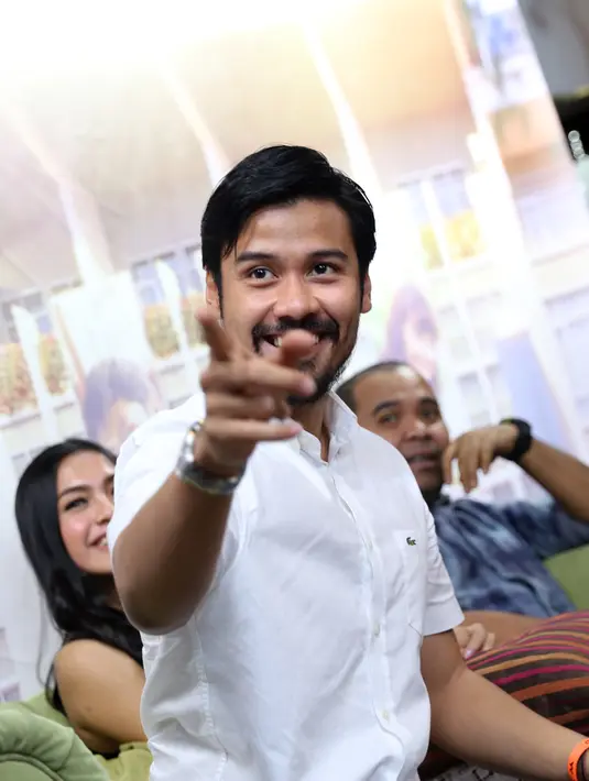 Sebelum bisa beradu akting dengan Chicco Jerikho tokoh Sarwadi, tukang pos dalam film itu, ia seorang model yang berhasil dalam audisi film 'Surat Cinta Untuk Kartini'. (Adrian Putra/Bintang.com)