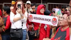 Sidang perdana peninjauan kembali kasus ahok diwarnai pro kontra dari beberapa organisasi masyarakat.