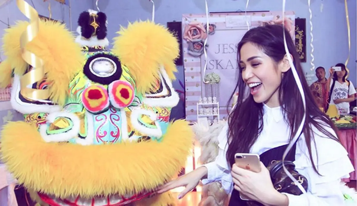 Suasana berbeda dilakukan oleh Jessica Iskandar dalam merayakan ulang tahunnya kali ini. Tanggal 29 Januari 2017, usia perempuan yang biasa disapa Jedar itu genap berusia 29 tahun. (Instagram/inijedar)