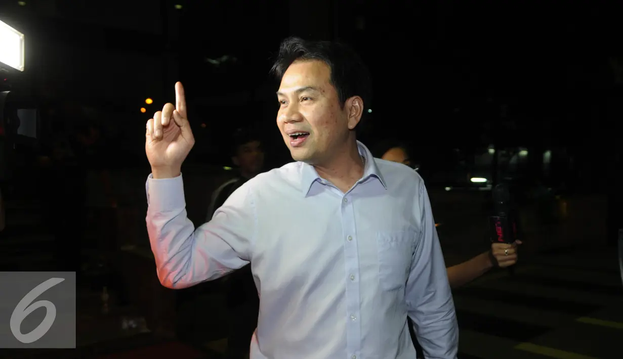 Benny K. Harman usai menghadiri buka puasa bersama di Gedung KPK, Jakarta, Senin (27/6). Buka bersama tersebut bertujuan menjalin keharmonisan antar lembaga parlemen dan lembaga. (Liputan6.com/Helmi Afandi)