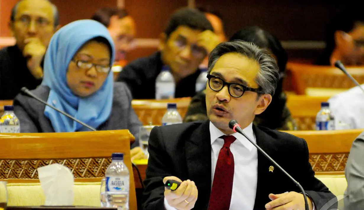 Menteri Luar Negeri Marty Natalegawa melakukan rapat dengan Komisi I DPR pada 17 September 2014 (Liputan6.com/Andrian M Tunay)